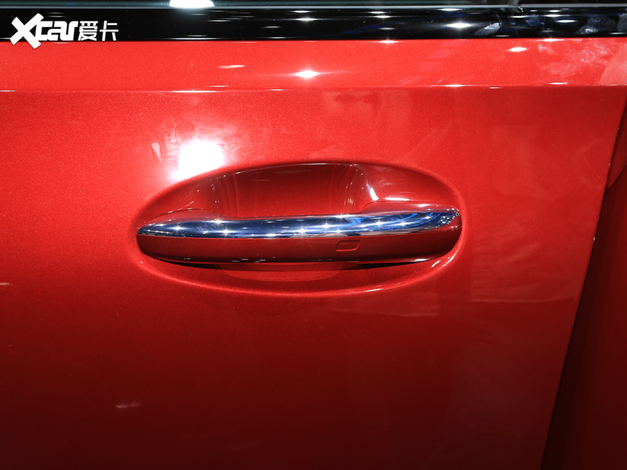 2022YC C 260 L ҹ\Ӱ