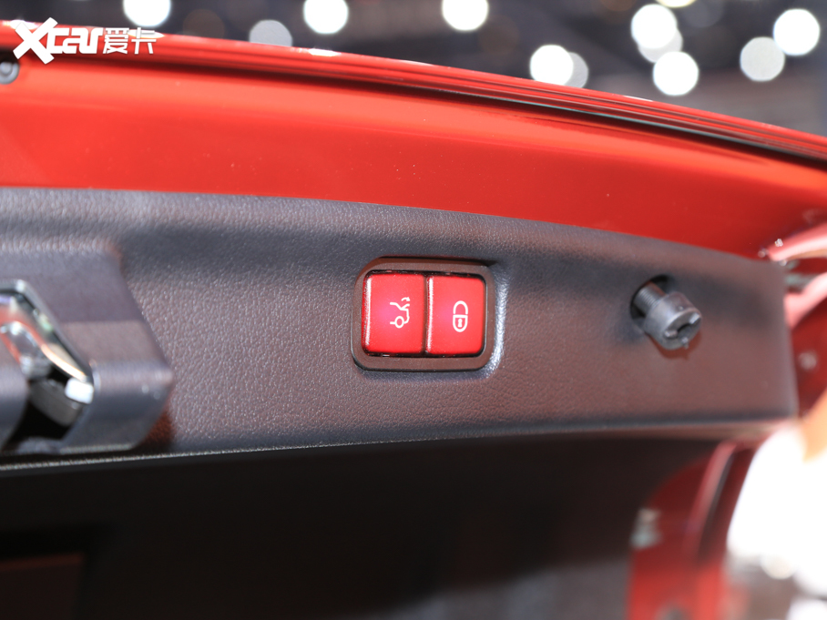 2022YC C 260 L ҹ\Ӱ