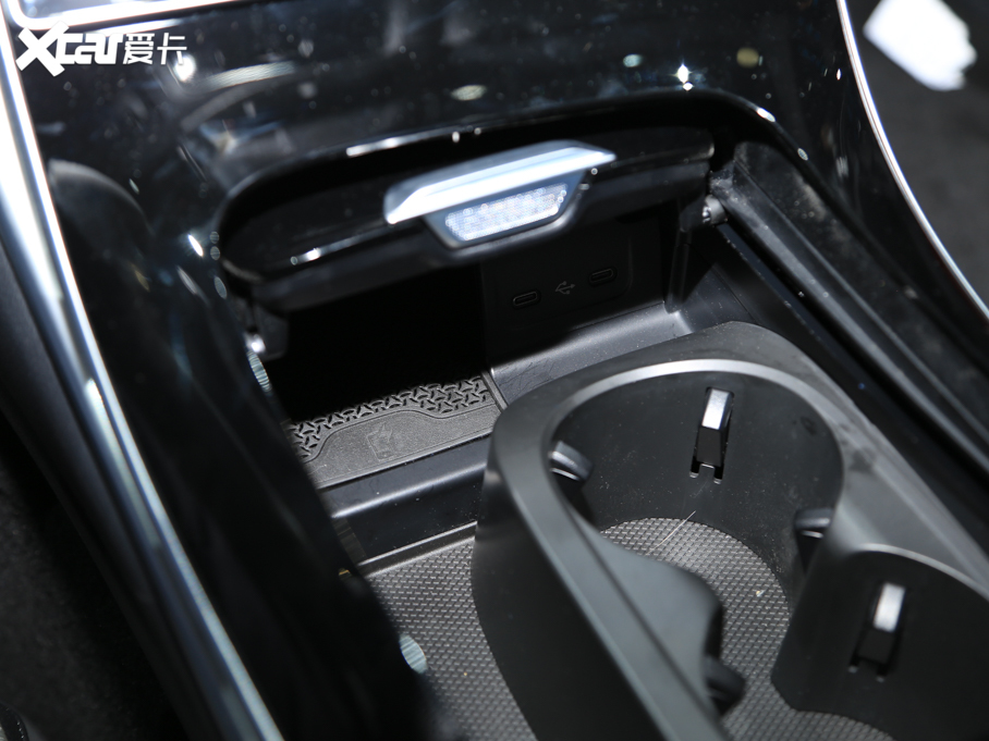 2022YC C 260 L ҹ\Ӱ