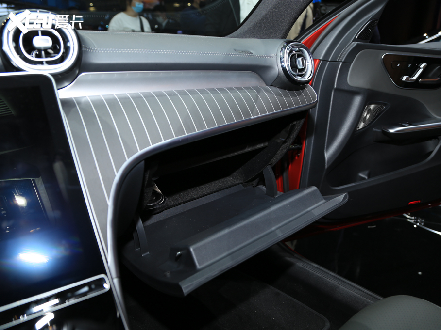 2022YC C 260 L ҹ\Ӱ