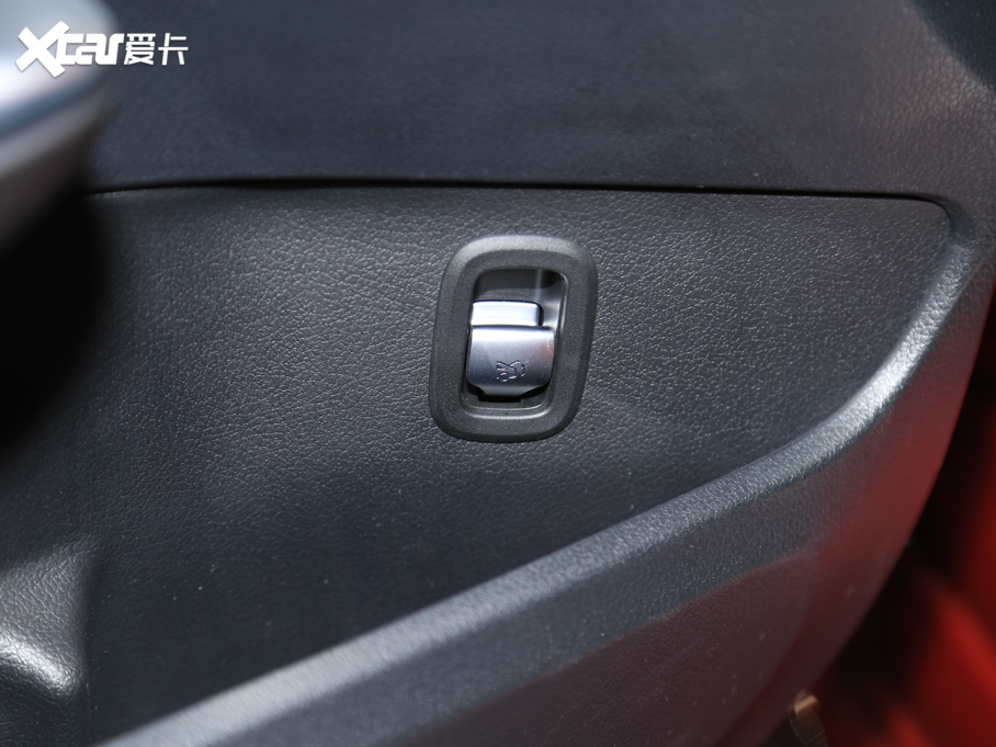 2022YC C 260 L ҹ\Ӱ