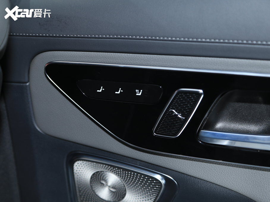 2022YC C 260 L ҹ\Ӱ