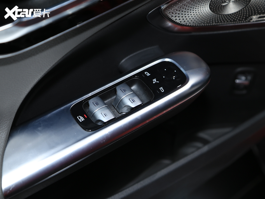 2022YC C 260 L ҹ\Ӱ