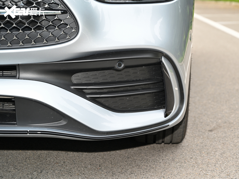 2022YC C 260 L ҹ\Ӱ