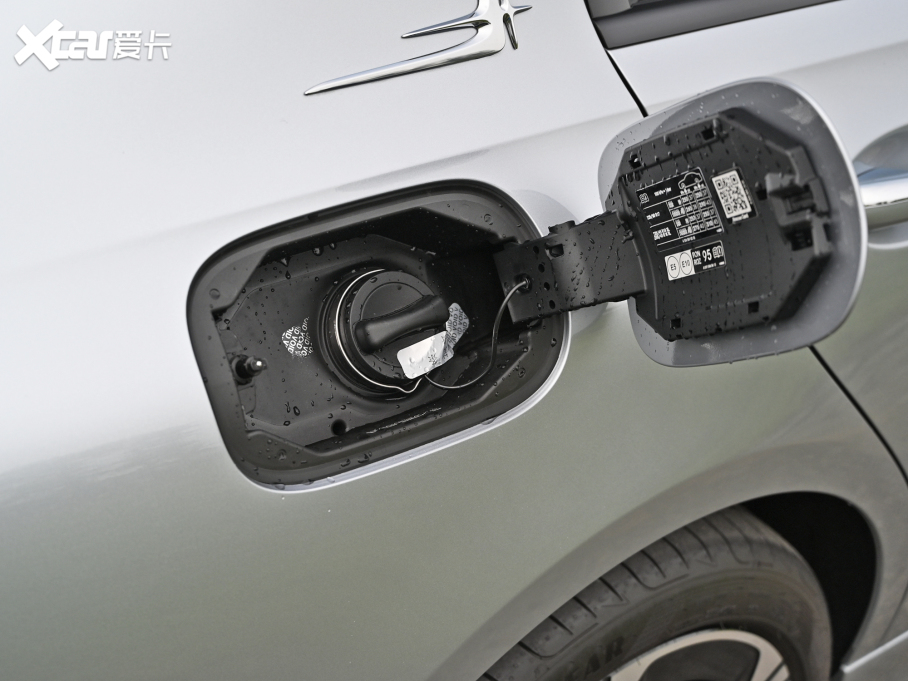 2022YC C 260 L ҹ\Ӱ