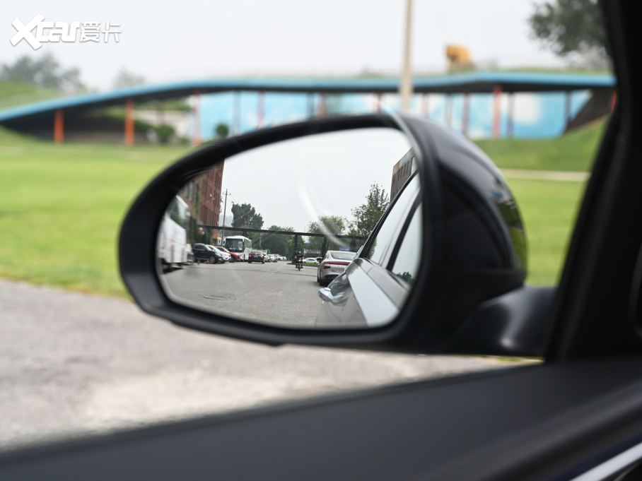 2022YC C 260 L ҹ\Ӱ