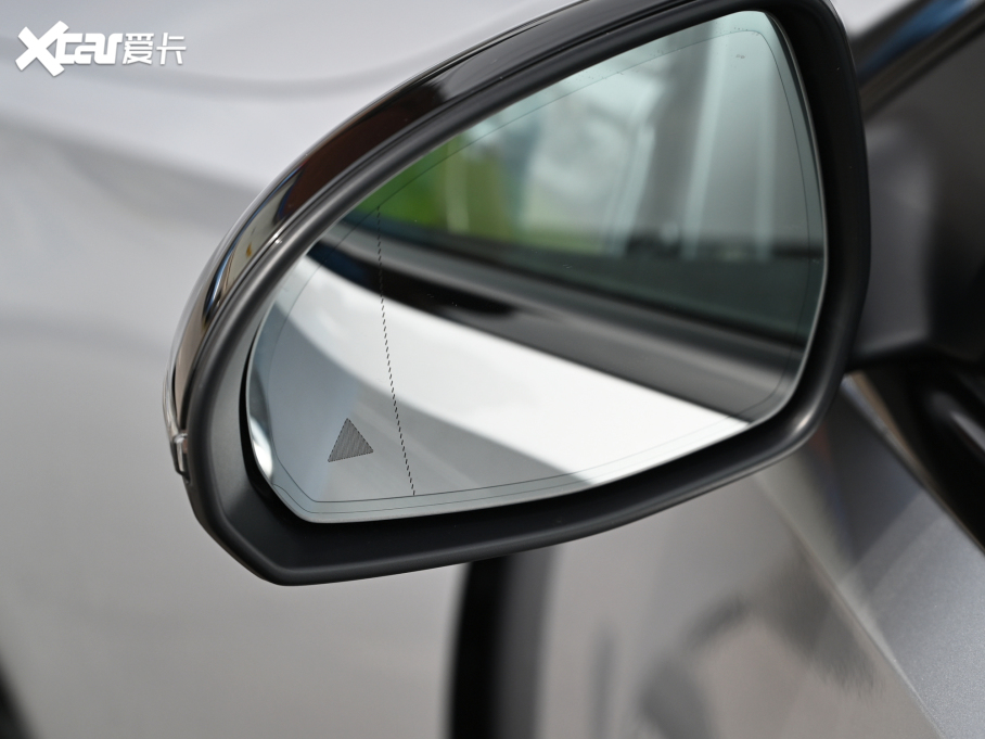 2022YC C 260 L ҹ\Ӱ