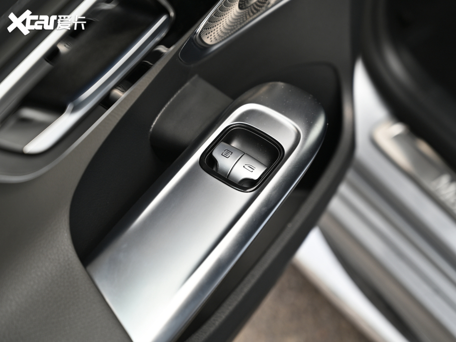 2022YC C 260 L ҹ\Ӱ