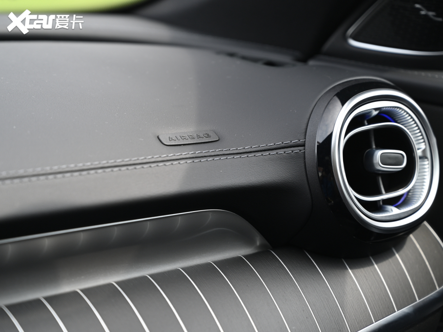 2022YC C 260 L ҹ\Ӱ