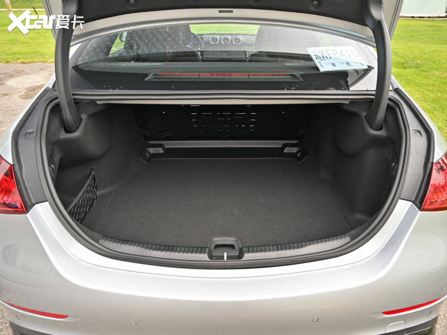 2022YC C 260 L ҹ\Ӱ