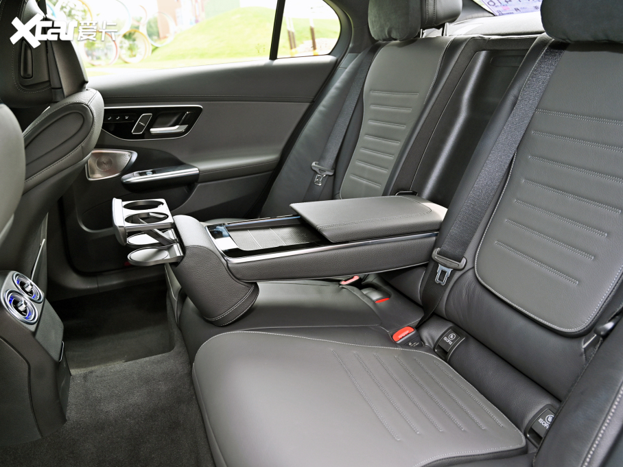 2022YC C 260 L ҹ\Ӱ