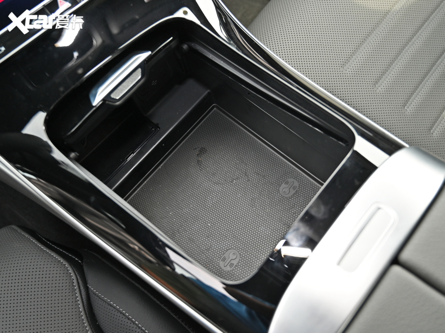 2022YC C 260 L ҹ\Ӱ