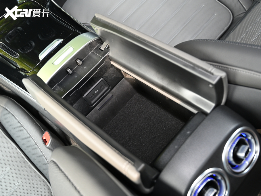 2022YC C 260 L ҹ\Ӱ