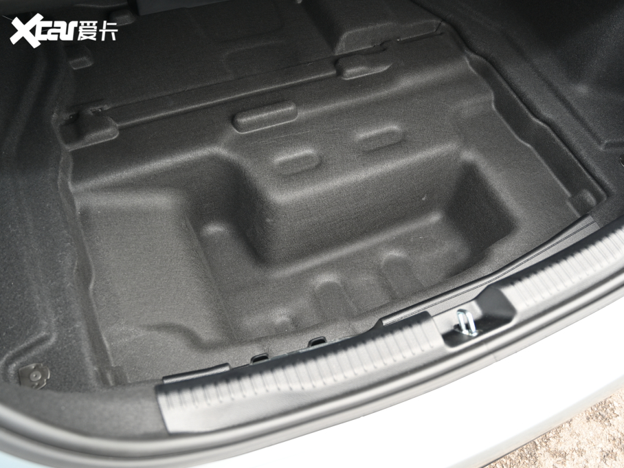 2022YC C 260 L ҹ\Ӱ