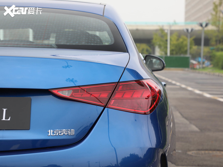 2022YC C 260 L \Ӱ