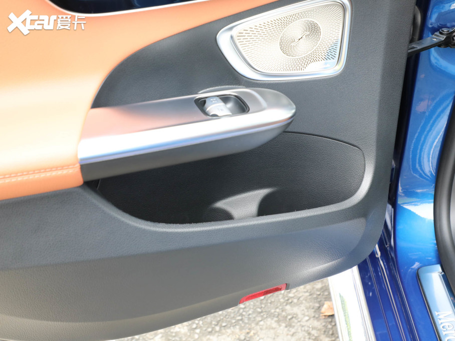 2022YC C 260 L \Ӱ