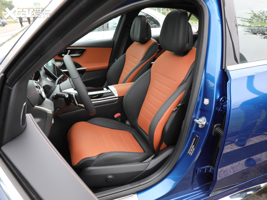 2022YC C 260 L \Ӱ