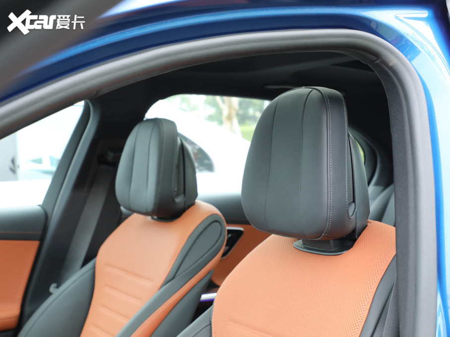 2022YC C 260 L \Ӱ