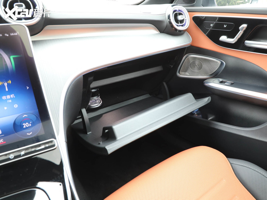 2022YC C 260 L \Ӱ