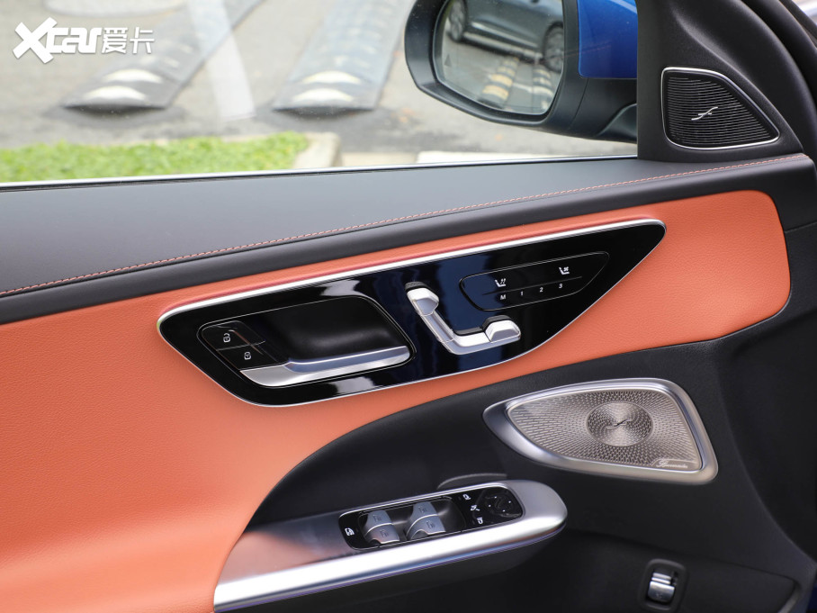 2022YC C 260 L \Ӱ