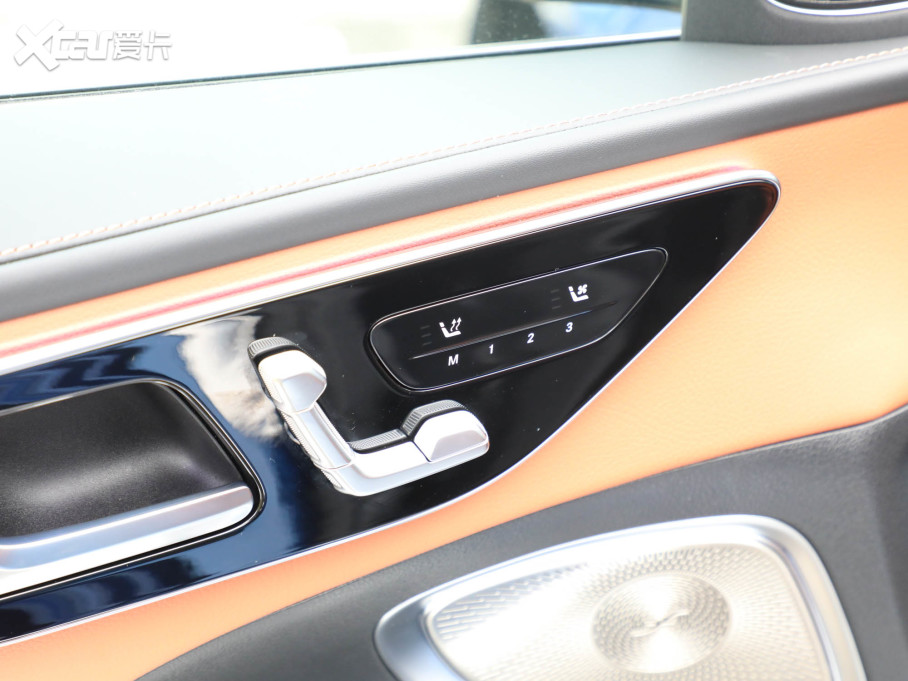 2022YC C 260 L \Ӱ