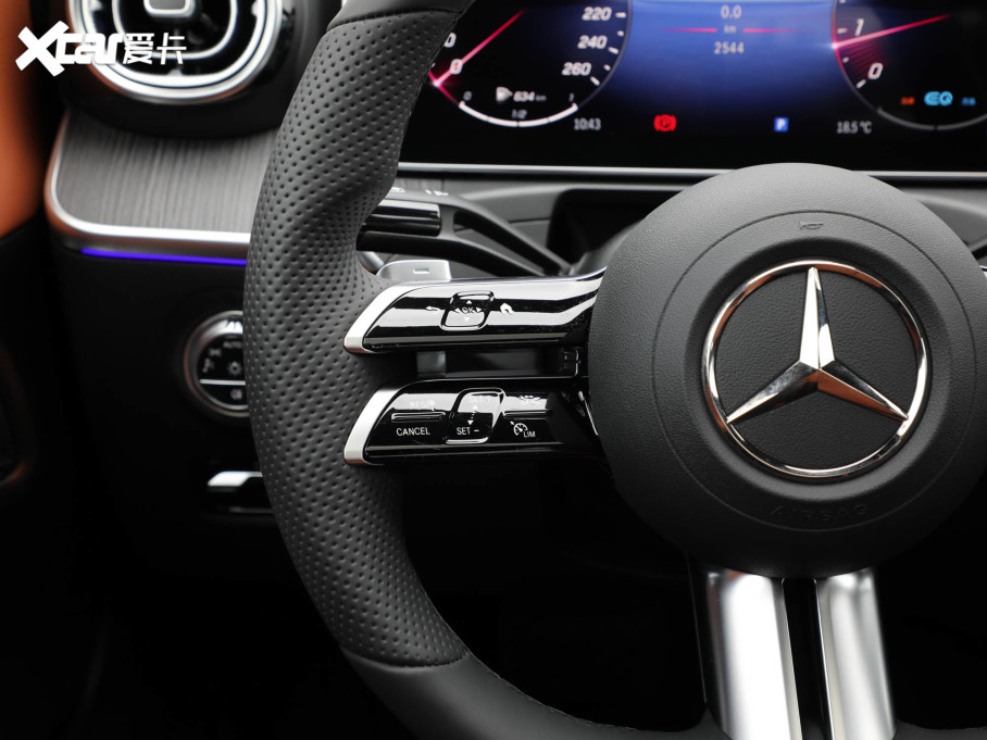 2022YC C 260 L \Ӱ