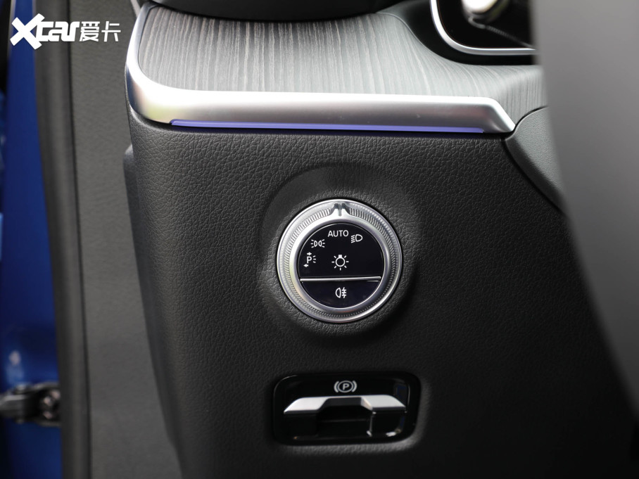 2022YC C 260 L \Ӱ