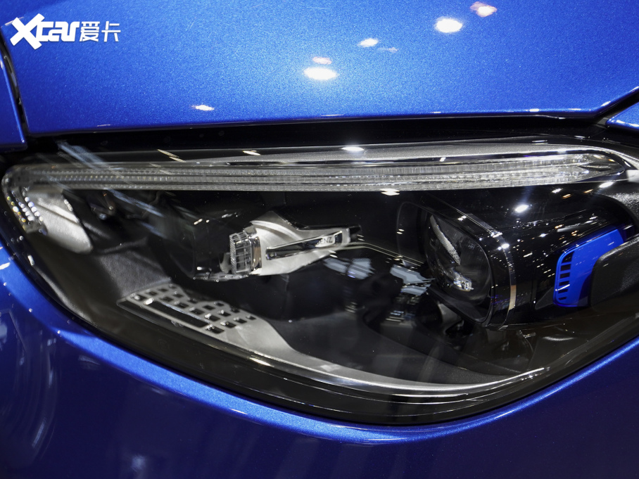 2022��YC�� C 260 L �\�Ӱ� 4MATIC