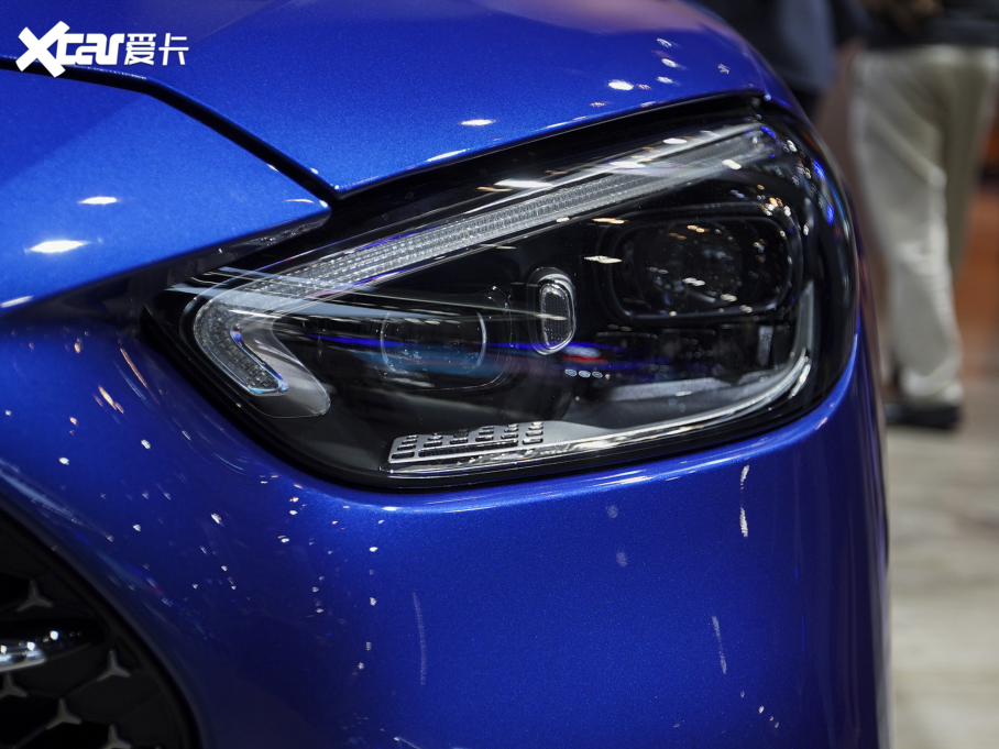 2022��YC�� C 260 L �\�Ӱ� 4MATIC