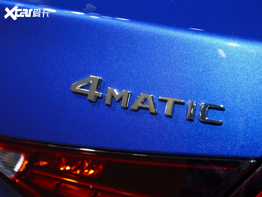 2022��YC�� C 260 L �\�Ӱ� 4MATIC