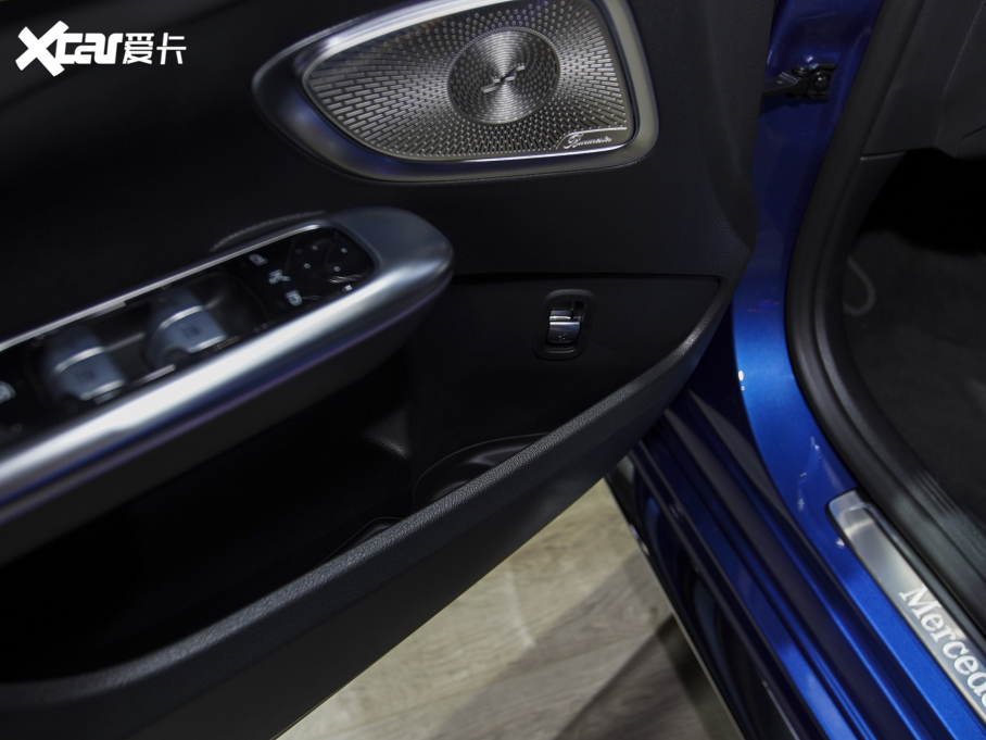 2022��YC�� C 260 L �\�Ӱ� 4MATIC