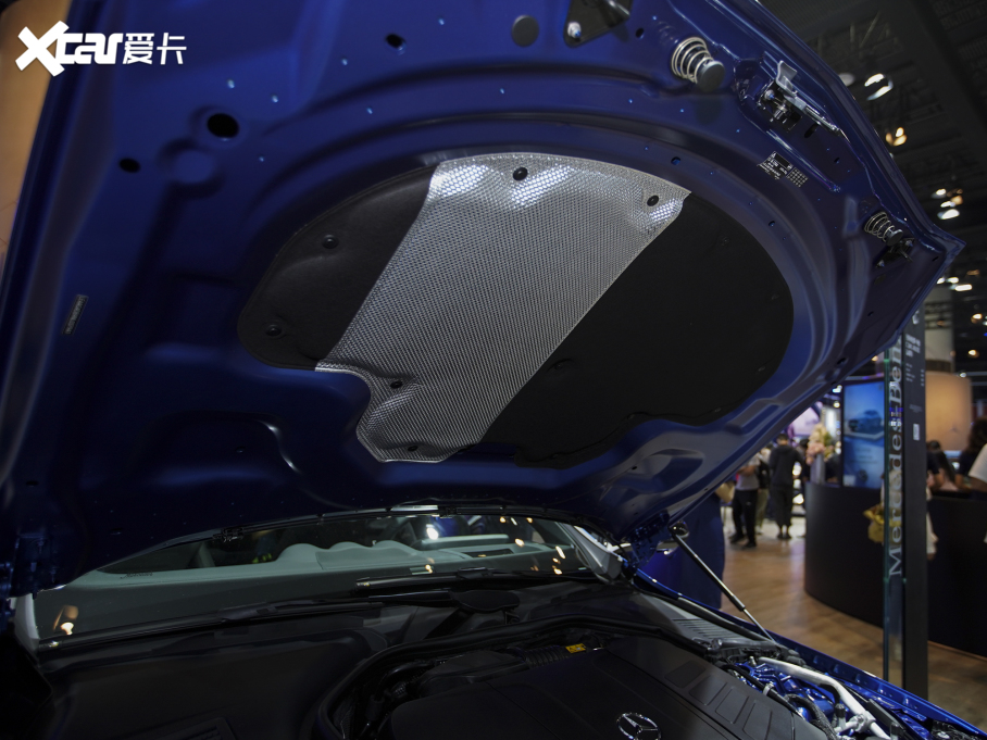 2022��YC�� C 260 L �\�Ӱ� 4MATIC