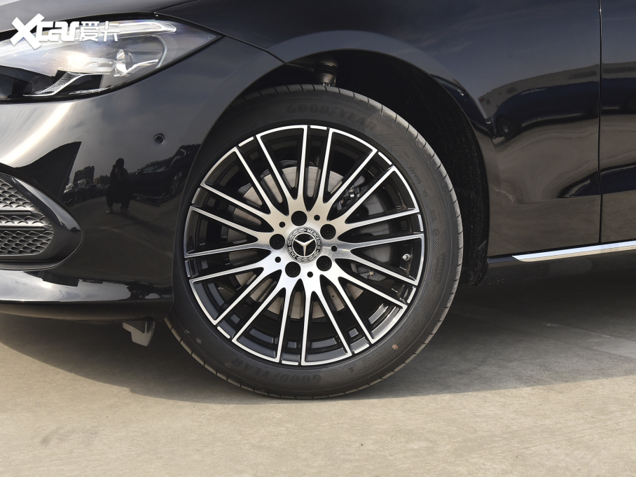 2022YC Ŀ C 260 L