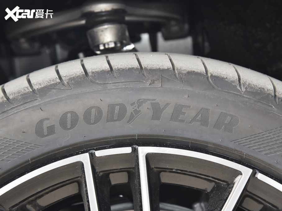 2022YC(j) Ŀ C 260 L