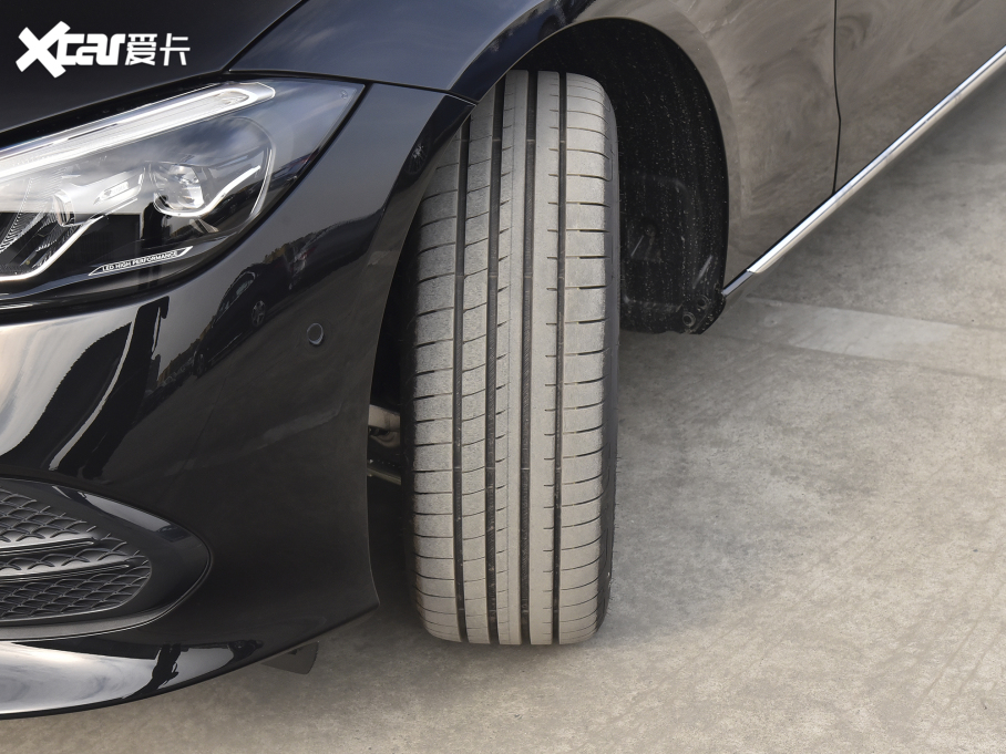 2022YC Ŀ C 260 L