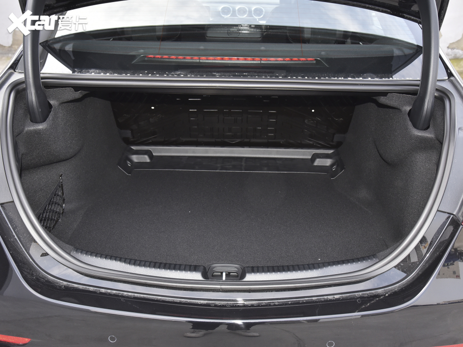 2022YC Ŀ C 260 L