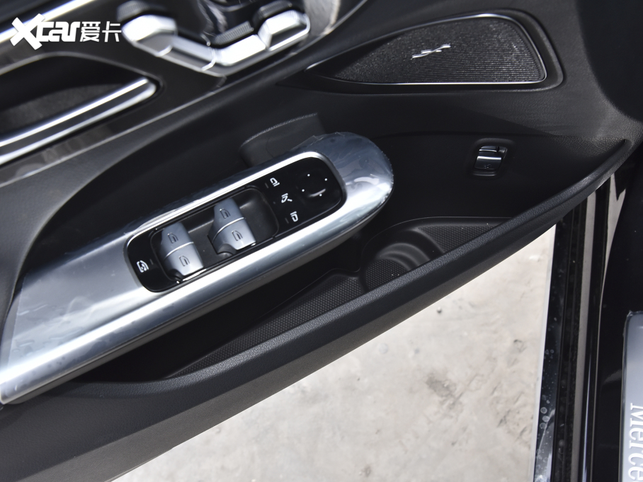 2022YC Ŀ C 260 L