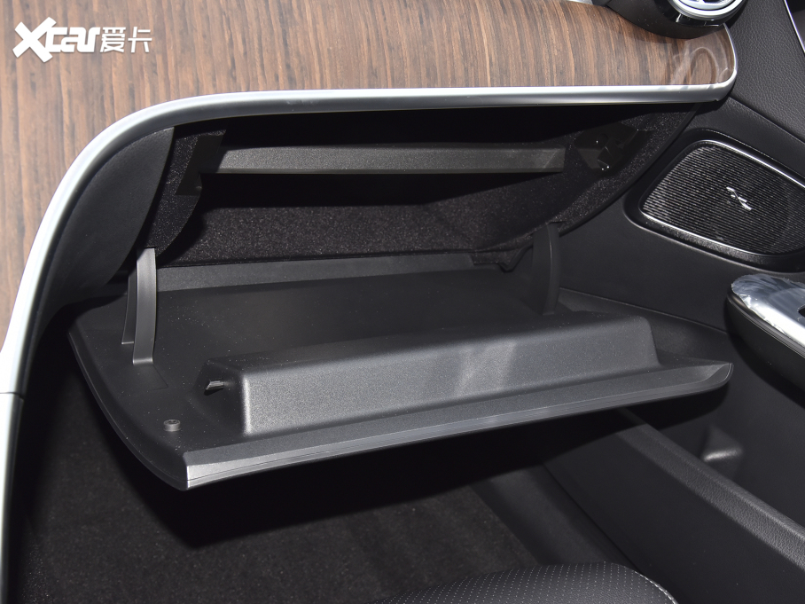 2022YC Ŀ C 260 L