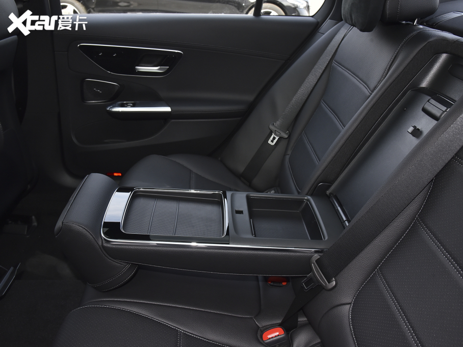 2022YC Ŀ C 260 L