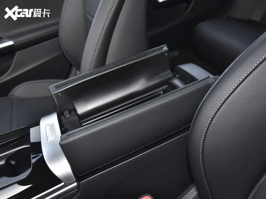 2022YC Ŀ C 260 L