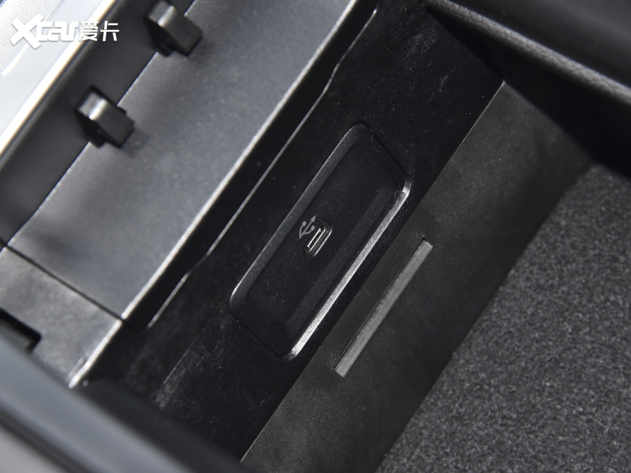 2022YC Ŀ C 260 L