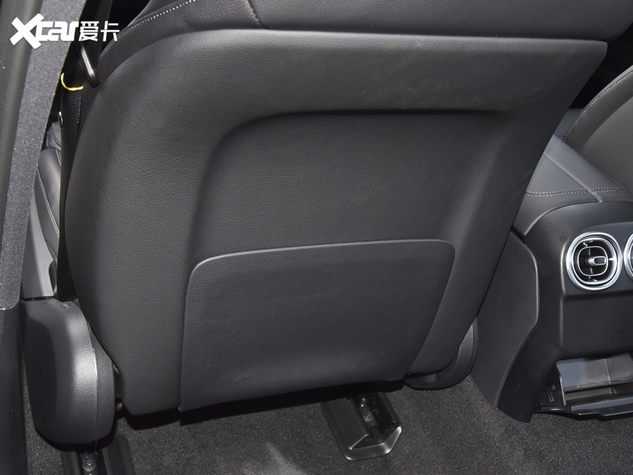 2022YC Ŀ C 260 L