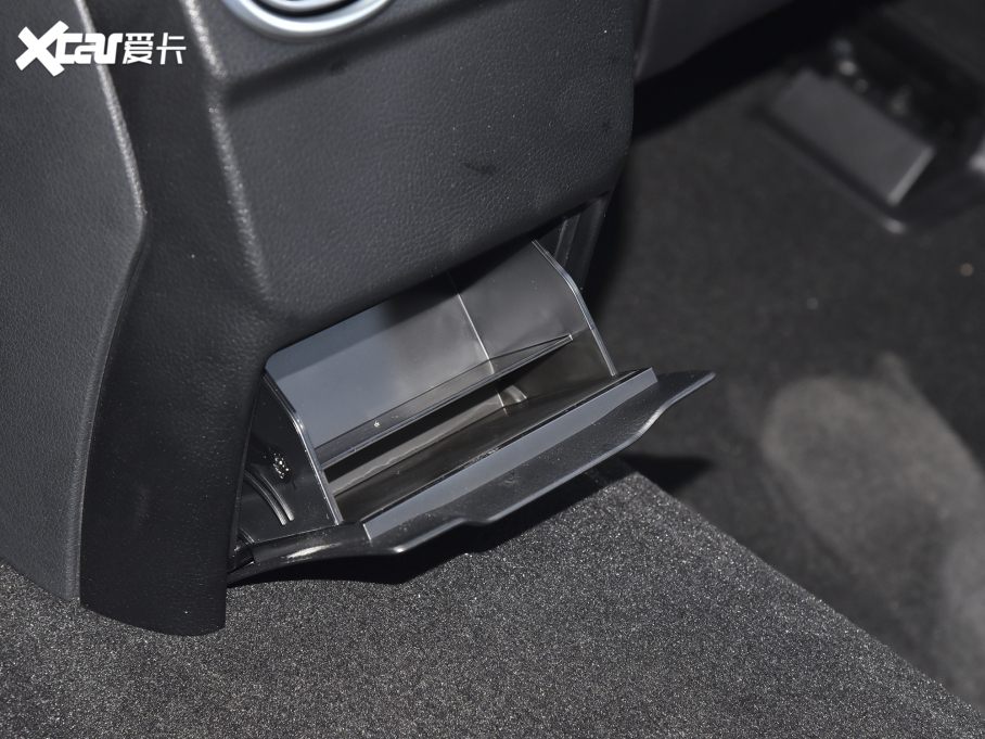 2022YC Ŀ C 260 L