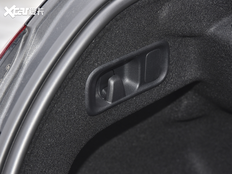 2022YC Ŀ C 260 L