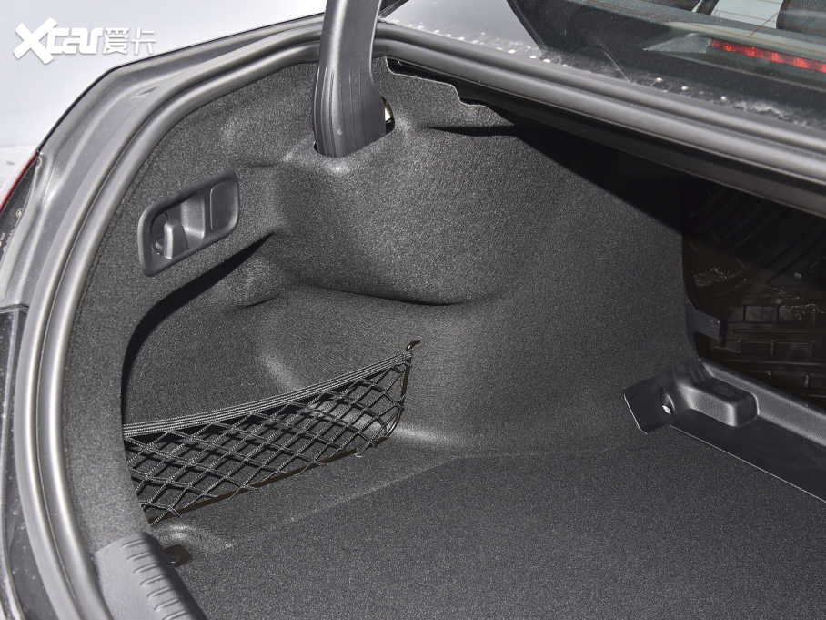 2022YC Ŀ C 260 L