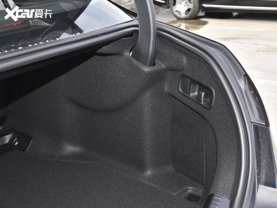 2022YC Ŀ C 260 L