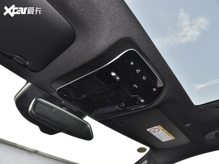 2022YC Ŀ C 260 L