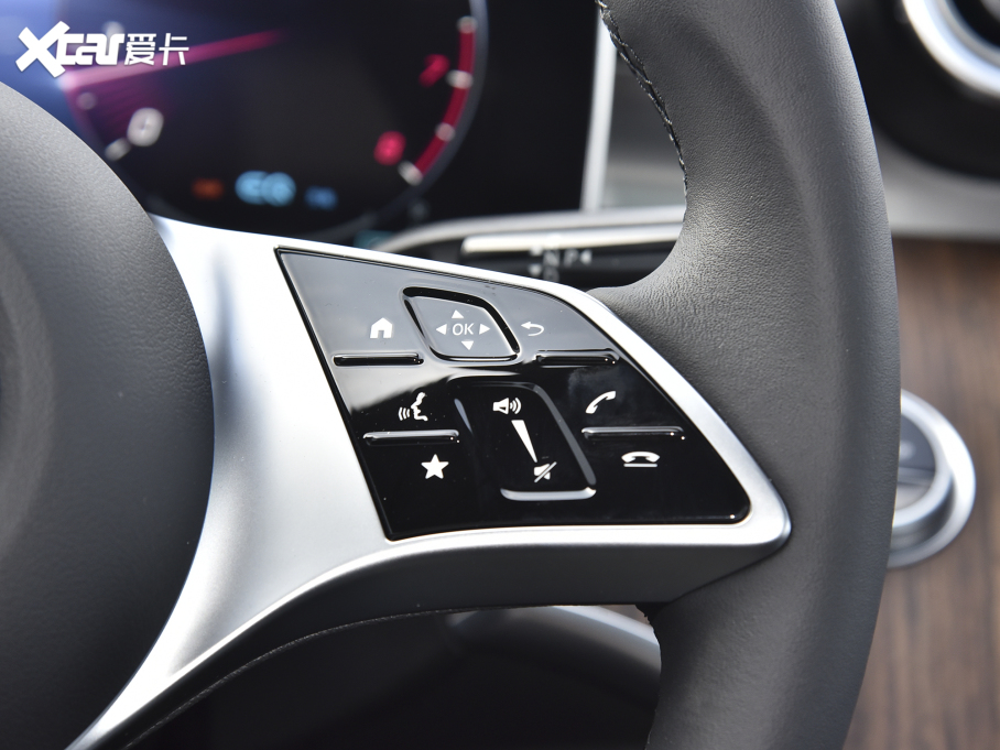 2022YC Ŀ C 260 L