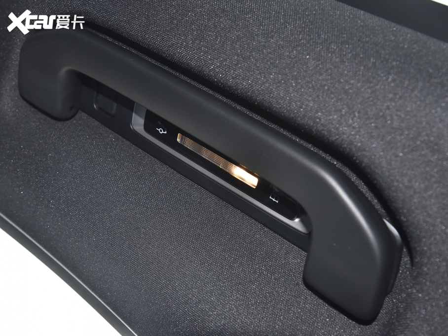 2022YC Ŀ C 260 L