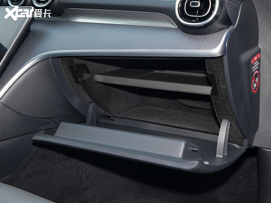 2022��YC�� �Ŀ� C 200 L �\�Ӱ�